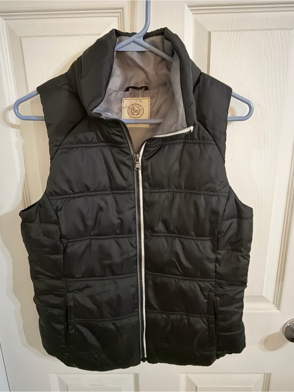 Black Puffer Vest - Zipper Front